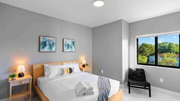 4 bedrooms, iron/ironing board, WiFi, bed sheets