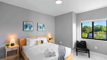 4 bedrooms, iron/ironing board, WiFi, bed sheets