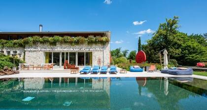 The Magic Genève - Luxury Suite with Spa and Pool
