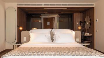 Minibar, in-room safe, soundproofing, free WiFi