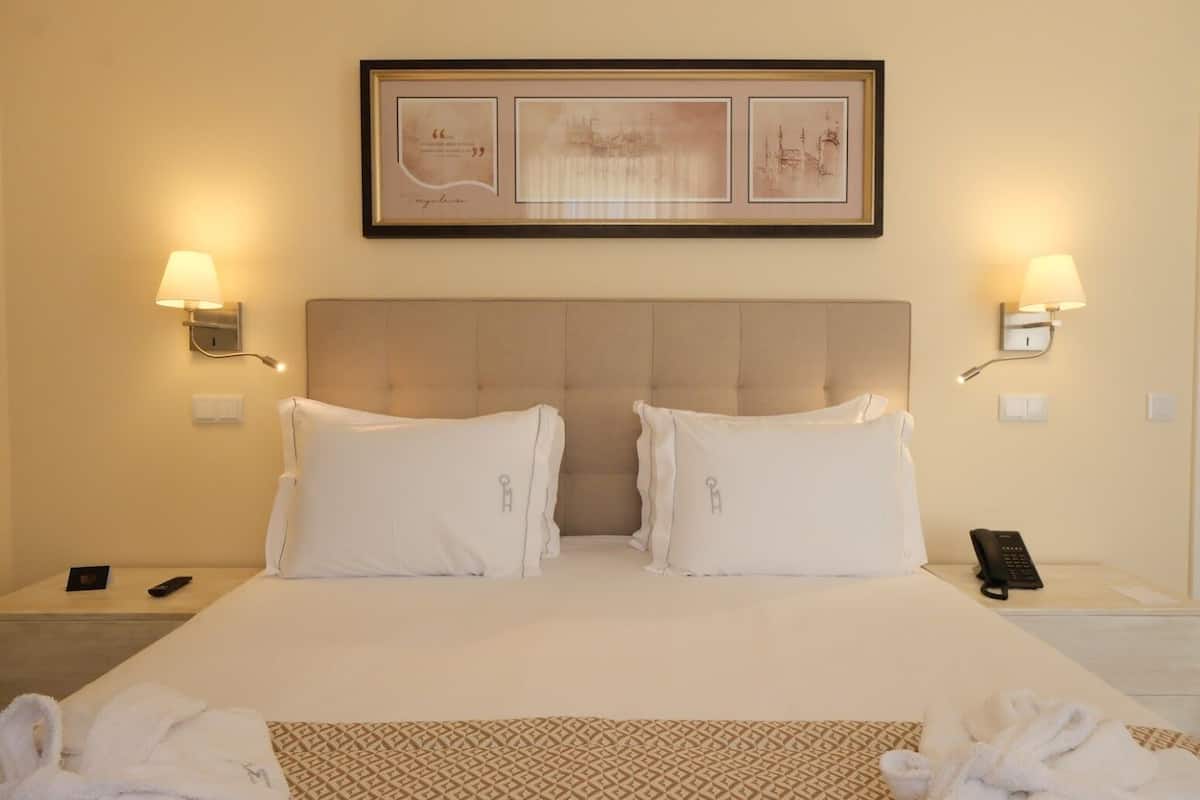 Ropa de cama hipoalergénica y minibar 