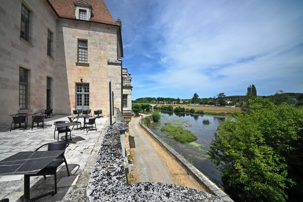 Terrace/patio - Le logis de l'abbaye de Saint Savin (Saint-Savin)