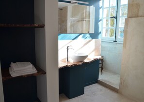 Kahden hengen comfort-huone | Kylpyhuone
