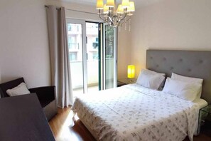 Iron/ironing board, travel cot, WiFi, bed sheets