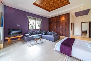 7 chambres, fer et planche à repasser, Wi-Fi, draps fournis