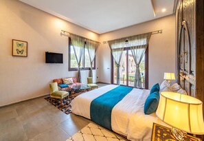 7 bedrooms, iron/ironing board, WiFi, bed sheets