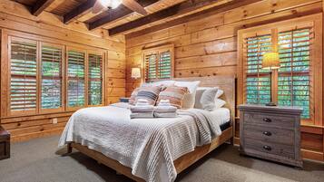 6 bedrooms, iron/ironing board, free WiFi, bed sheets