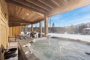 Bain à remous extérieur