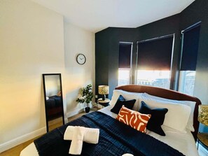 Iron/ironing board, WiFi, bed sheets