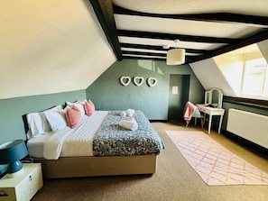4 bedrooms, iron/ironing board, travel cot, WiFi