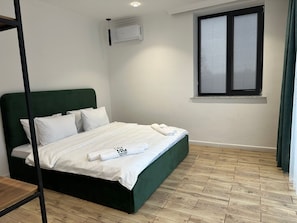 Ferros/tábuas de passar roupa, Wi-Fi, roupa de cama