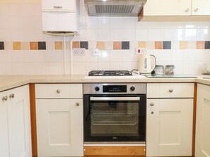 Cookware/dishes/utensils