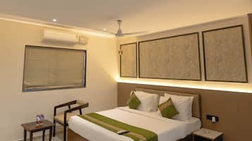 Executive Double Room | Desk, laptop workspace, WiFi (free)