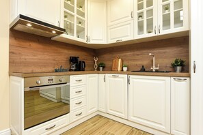 Deluxe Apartment | Private kitchen - MoHost Centrum (Brasov)