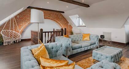 Logan Lodge - for your large group!