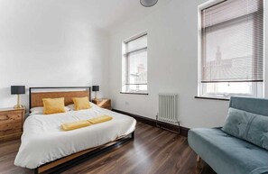 4 soveværelser, strygejern/strygebræt, internetforbindelse, sengetøj