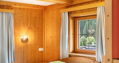 Room '2' with mountain view, shared terrace and Wi-Fi