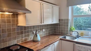 Apartment, 2 Bedrooms, Garden View | Interior