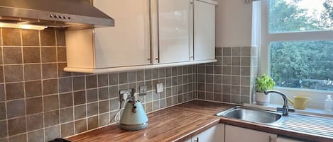 Apartment, 2 Bedrooms, Garden View | Interior