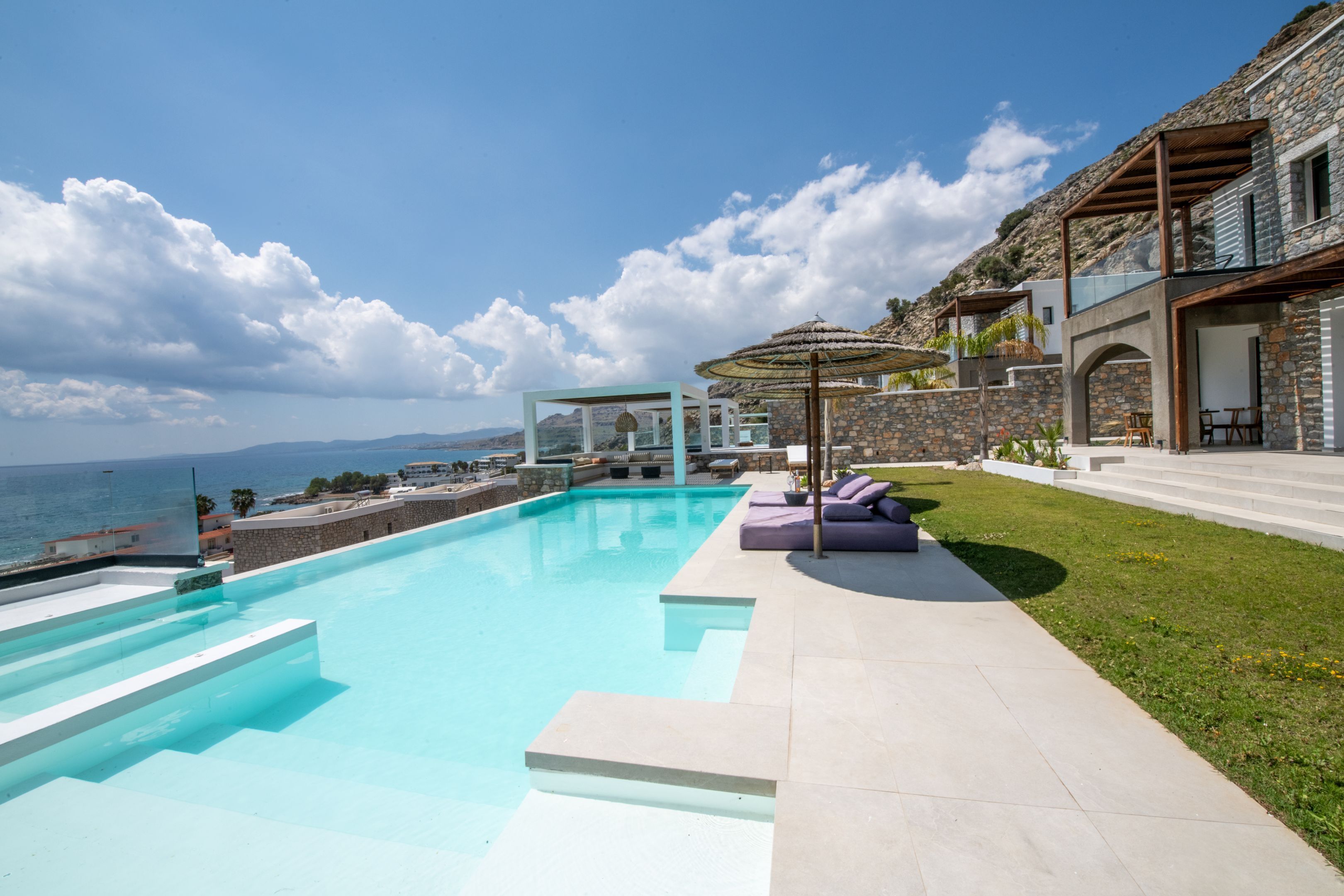 Piscina con borde infinito