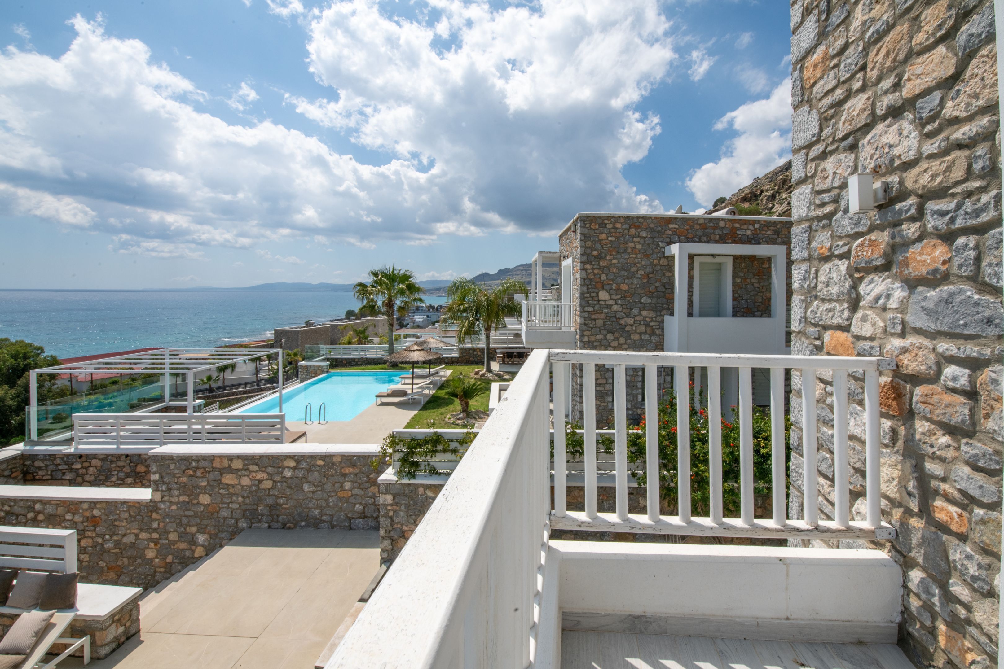 Luxury Villa | Balcony