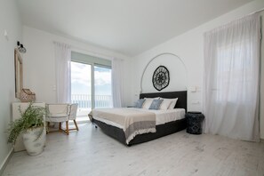 ラグジュアリー ヴィラ | セーフティボックス (室内)、WiFi (無料)