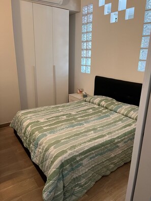1 camera, ferro/asse da stiro, Wi-Fi gratuito, lenzuola