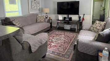 Smart-TV, DVD-Player, Videothek, Stereoanlage