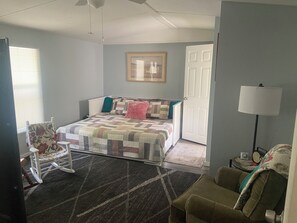 2 bedrooms, in-room safe, iron/ironing board, free WiFi