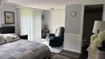 2 bedrooms, in-room safe, iron/ironing board, free WiFi