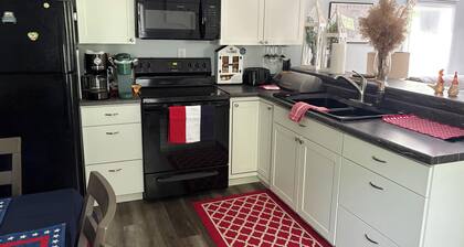Rosey's Retreat Charming 2-bedroom Country Cottage in LaFollette, Tennessee WiFi