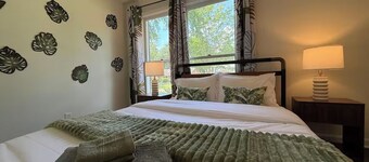 Jungle-Inspired 4BR Oasis - Peaceful & Private