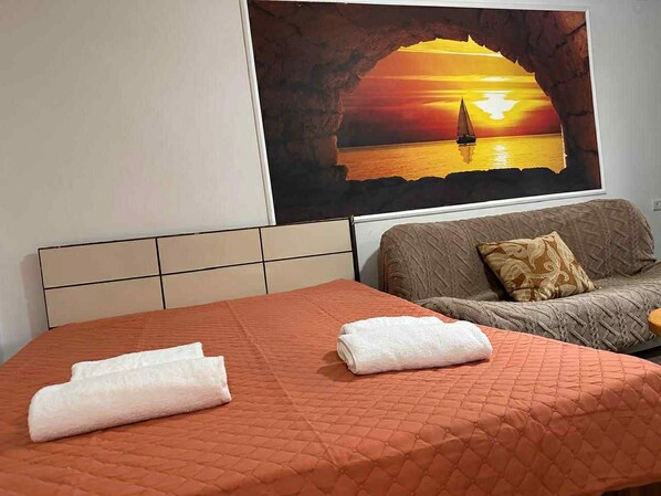 1 bedroom, iron/ironing board, WiFi, bed sheets