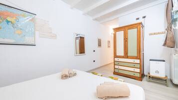 1 habitación, wifi y ropa de cama
