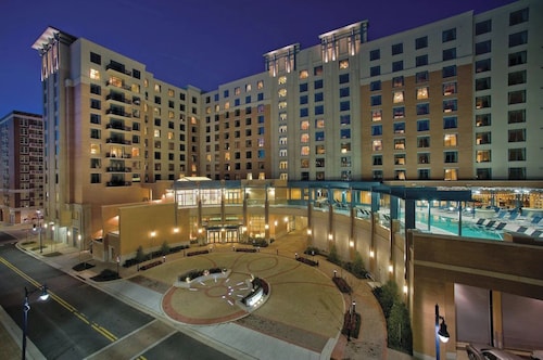 Perfect Family Getaway - NCAA Basketball, Cherry Blossoms & More! 3BD/2BA Deluxe