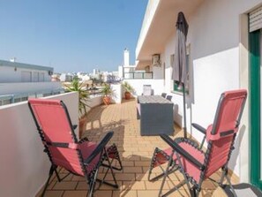 Outdoor dining - Faro Charm Apartment - City Center (Faro)