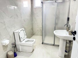 Comfort Apart , 1+1 | Bathroom | Shower, rainfall showerhead, hair dryer, slippers