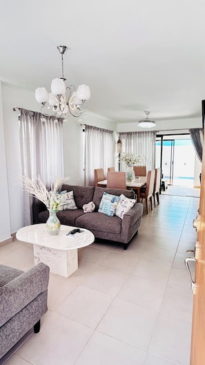Villa, 3 Bedrooms, Smoking, Private Pool | Interior