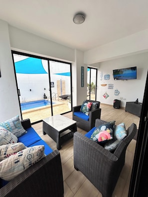 Villa, 3 chambres, fumeur, piscine privée | Salle de séjour