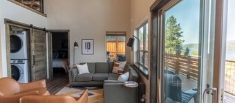 Peaceful Cd'A Lakeview house with kayaks, paddleboard, golf cart sleeps 6