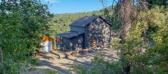 Peaceful Cd'A Lakeview house with kayaks, paddleboard, golf cart sleeps 6