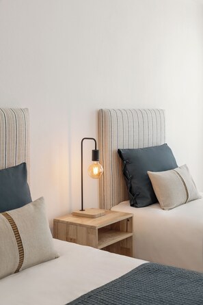 Iron/ironing board, travel cot, free WiFi, bed sheets