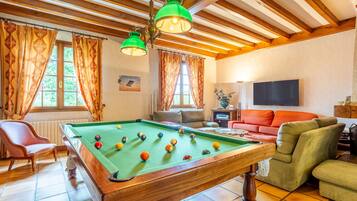 TV, fireplace, DVD player, table tennis