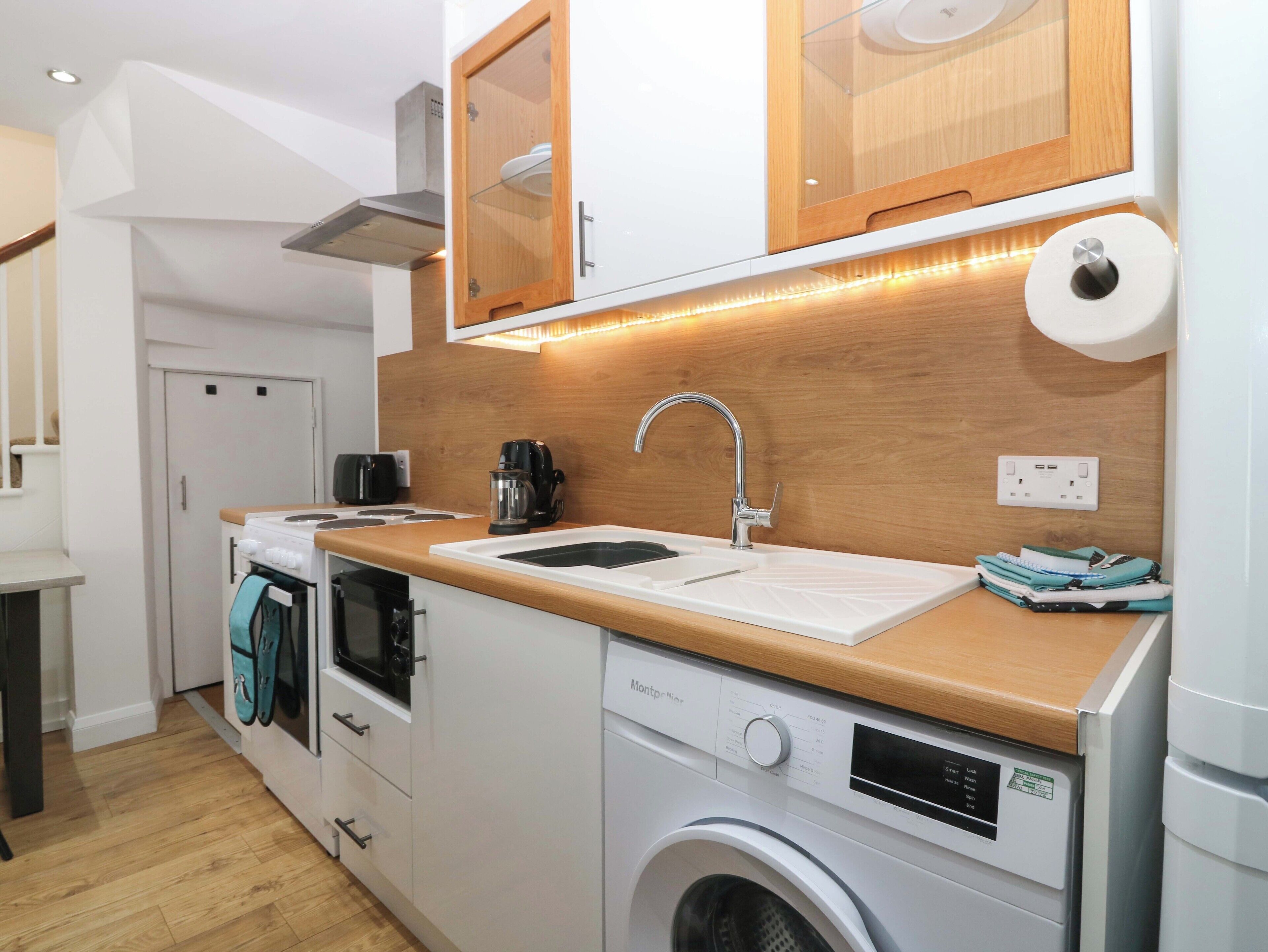 Cookware/dishes/utensils