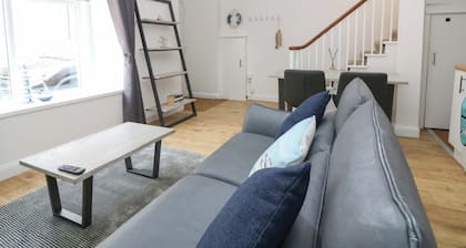 3 Caroline Place