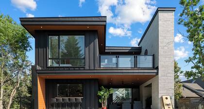 Modern Muskoka River Retreat