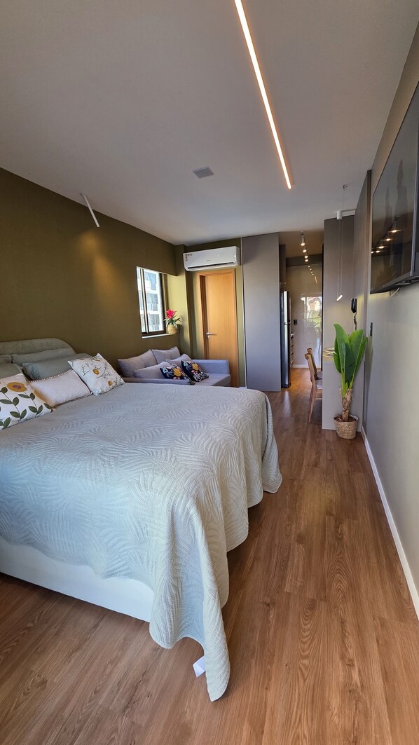 Deluxe Apartment, Courtyard View