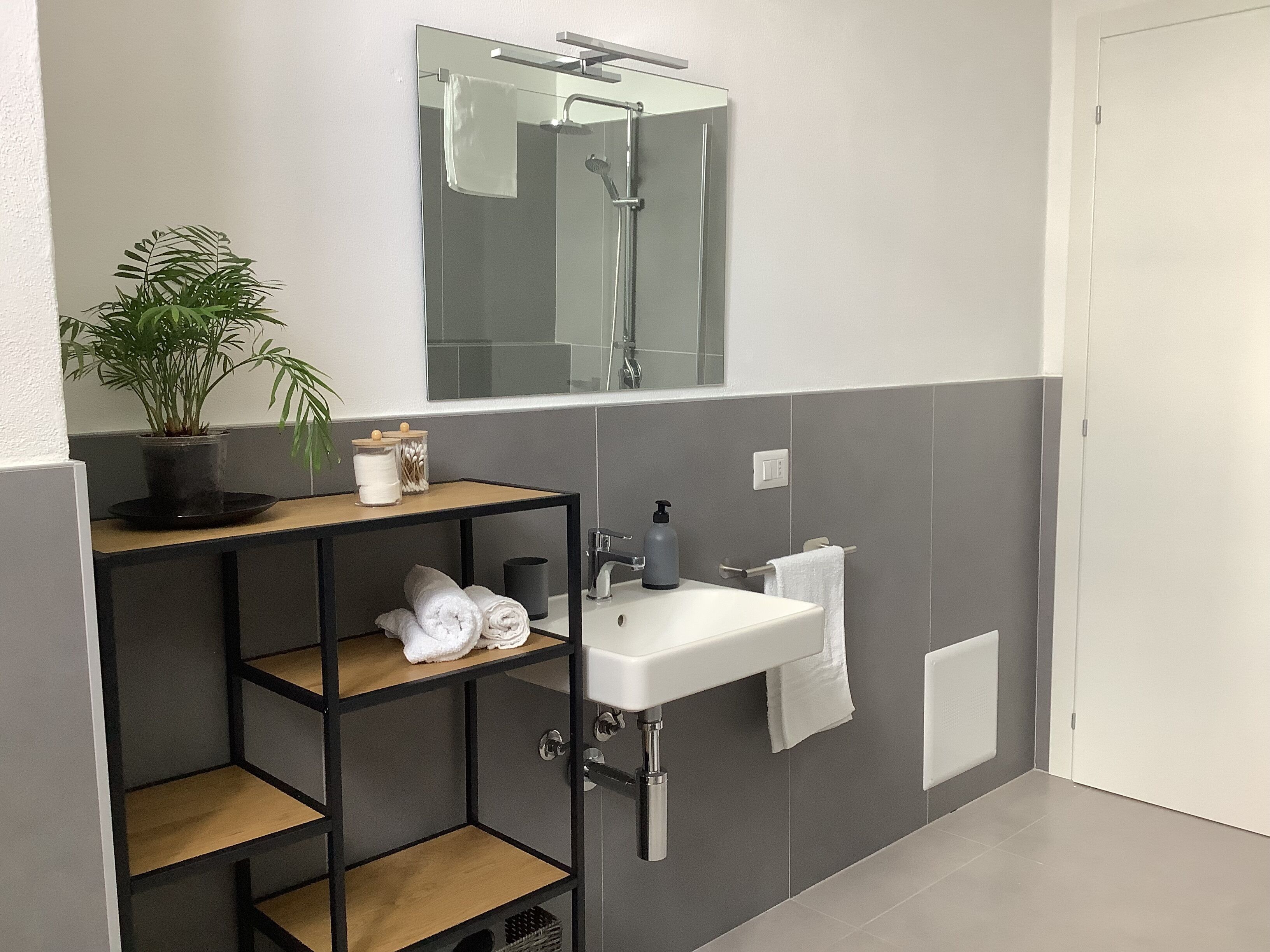 Doccia, asciugacapelli, bidet, asciugamani