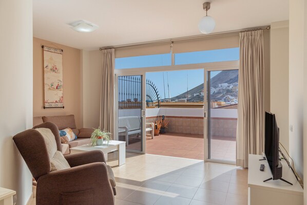 TV - Vacation 'San Miguel' with Sea View, Wi-Fi and Air Conditioning (Gáldar)