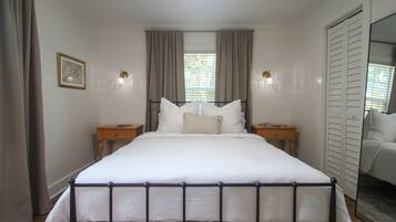 1 bedroom, WiFi (free), bed sheets
